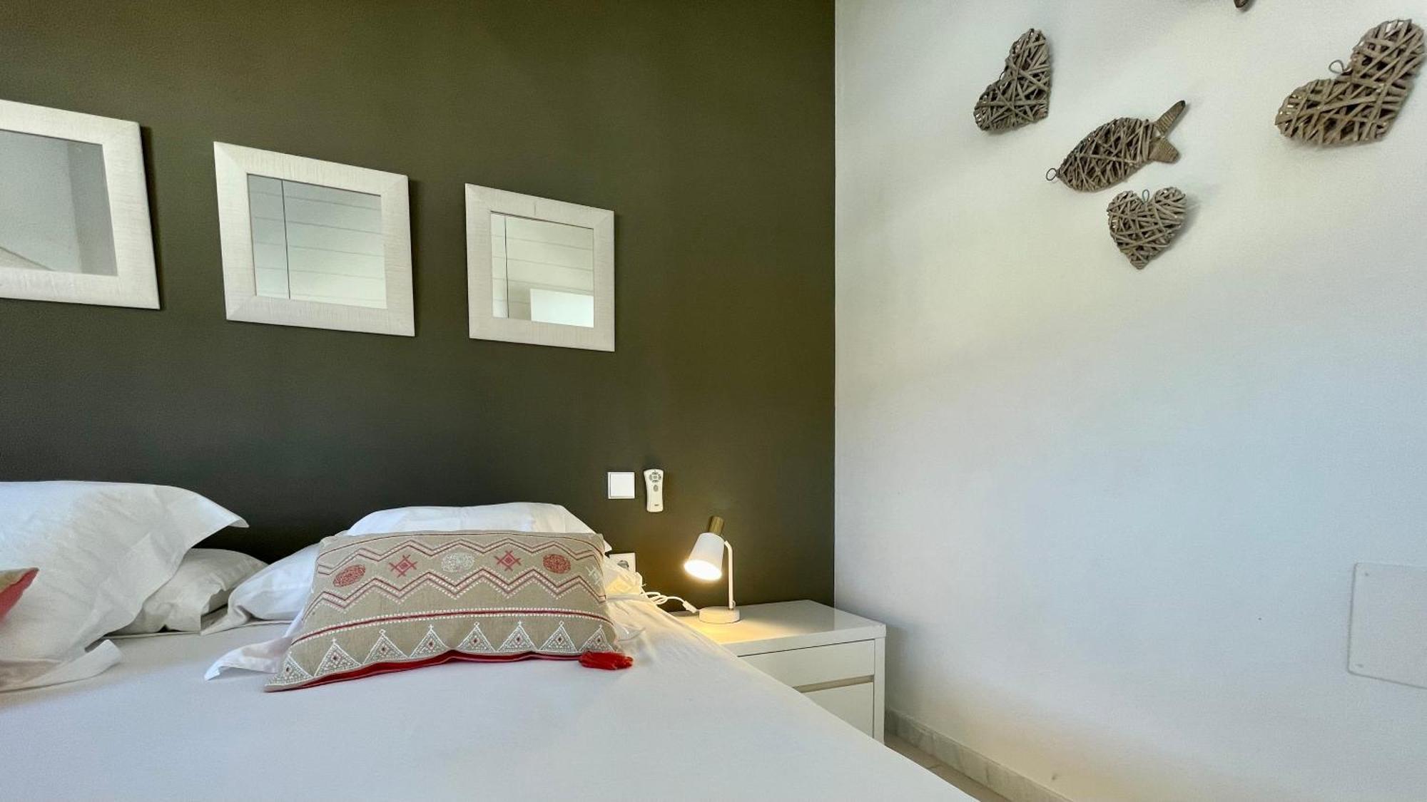 Moderno Apartamento Con Vistas Al Mar ラス・ネグラス エクステリア 写真