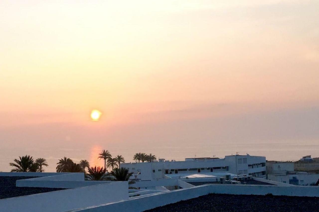Moderno Apartamento Con Vistas Al Mar ラス・ネグラス エクステリア 写真