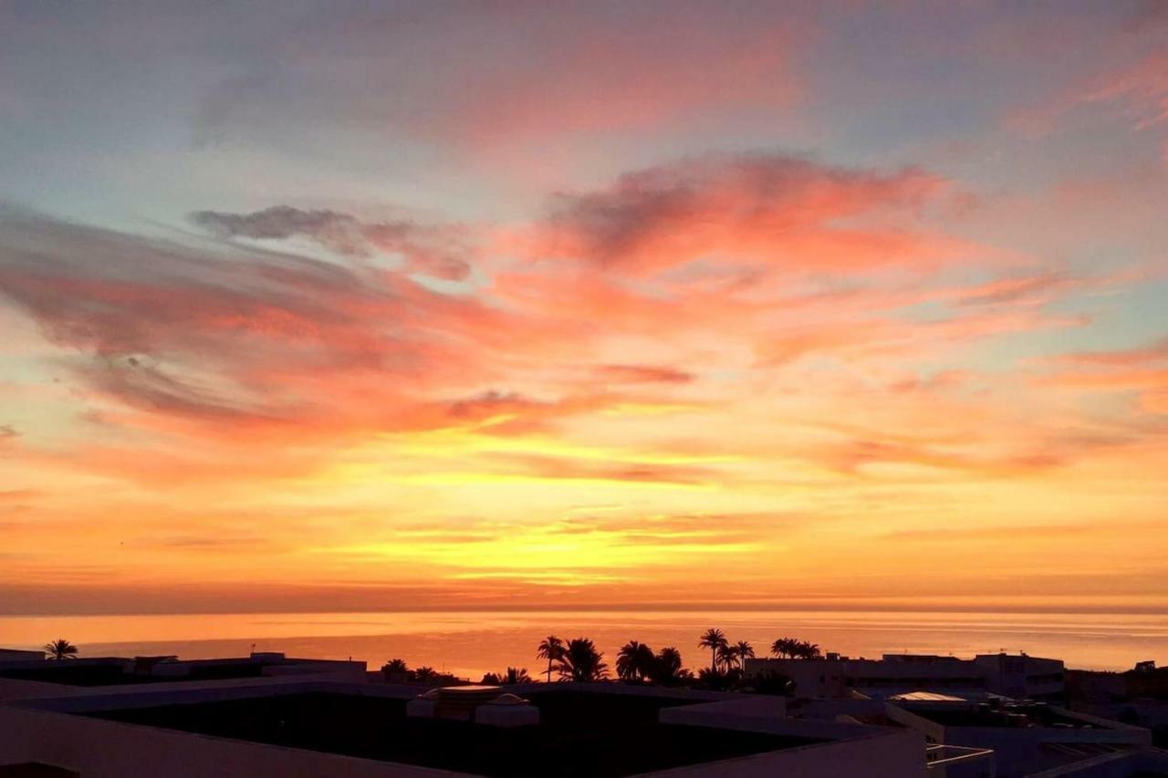 Moderno Apartamento Con Vistas Al Mar ラス・ネグラス エクステリア 写真